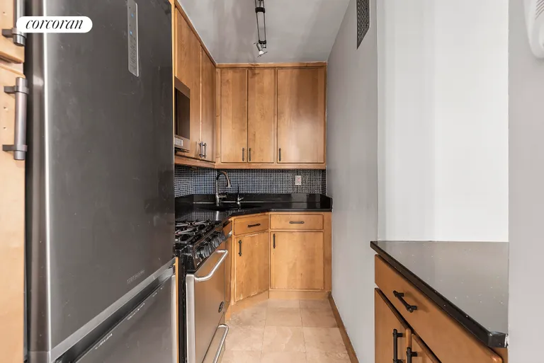 New York City Real Estate | View 515 East 85th Street, 7F | Kitchen | View 5