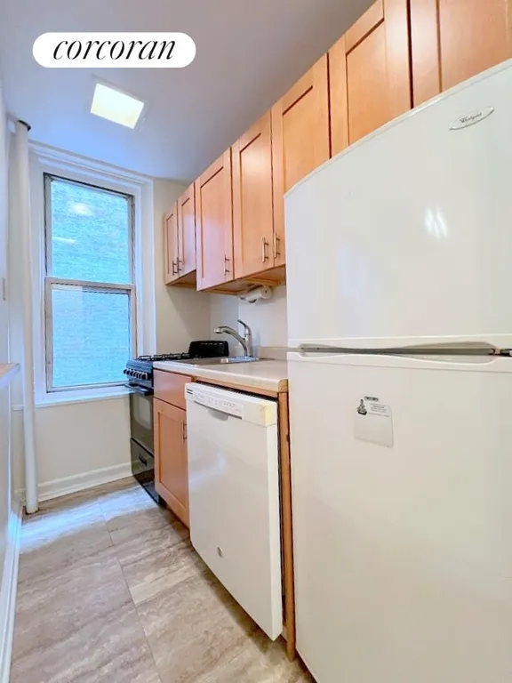 New York City Real Estate | View 223 East 50th Street, 4D | room 3 | View 4