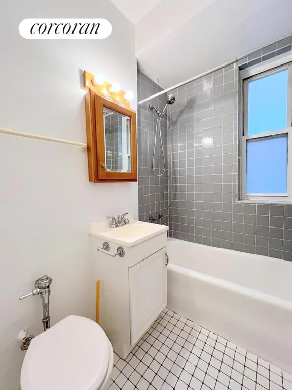New York City Real Estate | View 223 East 50th Street, 4D | room 7 | View 8