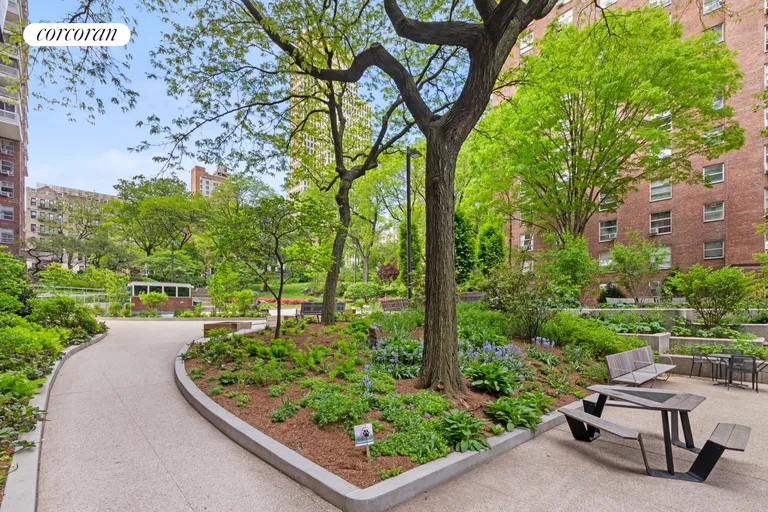 New York City Real Estate | View 70 LaSalle Street, 15H | Front Yard - Security Desk | View 9