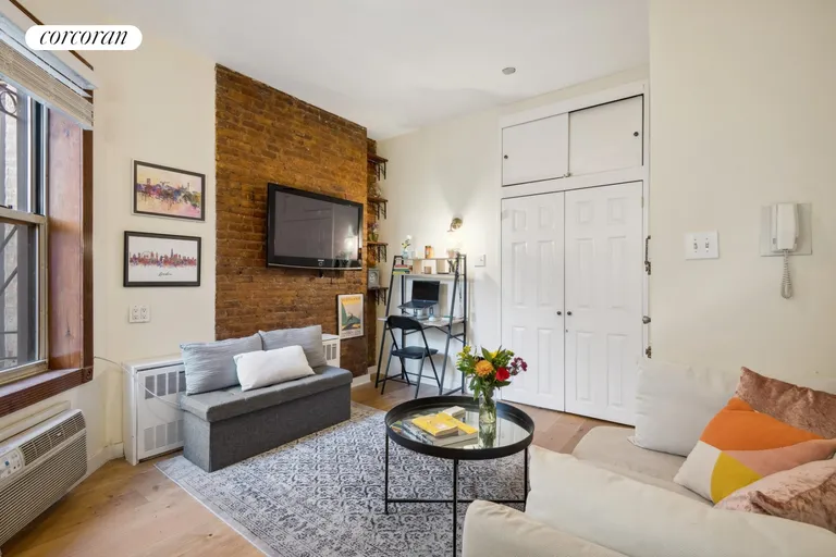 New York City Real Estate | View 152 East 83rd Street, 5C | room 3 | View 4