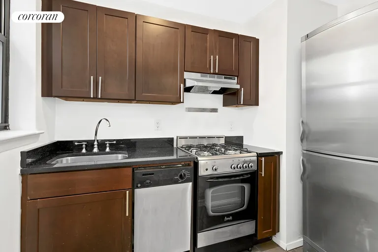 New York City Real Estate | View 25 Lafayette Avenue, 1F | room 1 | View 2