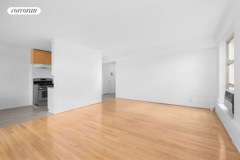 New York City Real Estate | View 70 LaSalle Street, 11F | Living Room | View 2
