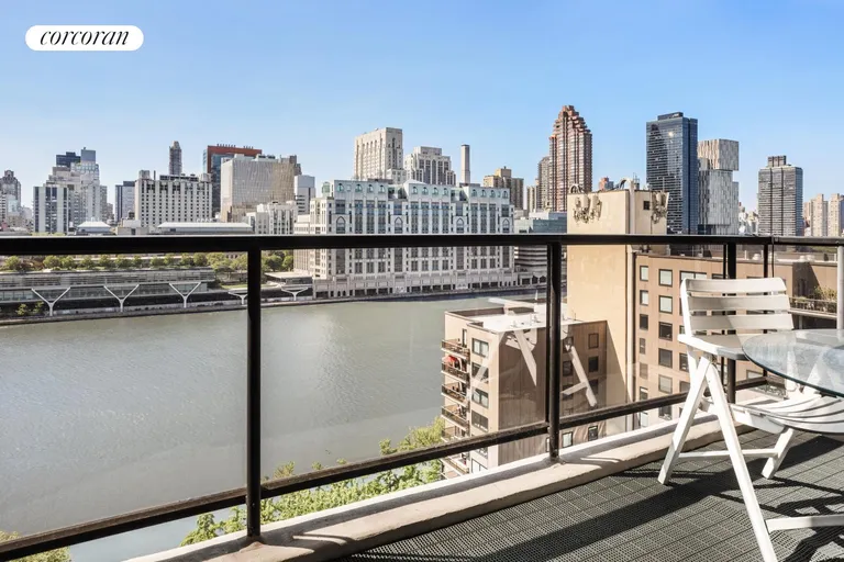 New York City Real Estate | View 531 Main Street, 1401 | 2 Beds, 2 Baths | View 1