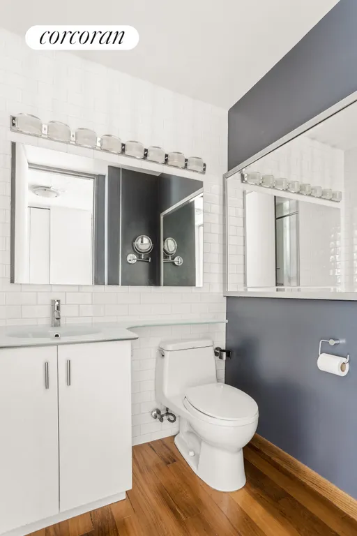 New York City Real Estate | View 531 Main Street, 1401 | Renovated Primary Bath, Ensuite | View 8