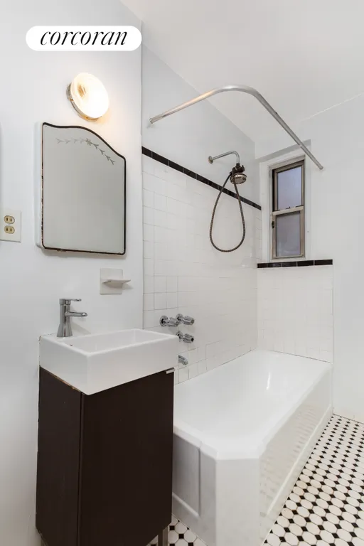 New York City Real Estate | View 585 West 214th Street, 4F | Full Bathroom | View 12