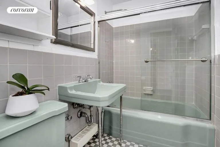 New York City Real Estate | View 420 East 55th Street, 2M | Full Bathroom | View 6