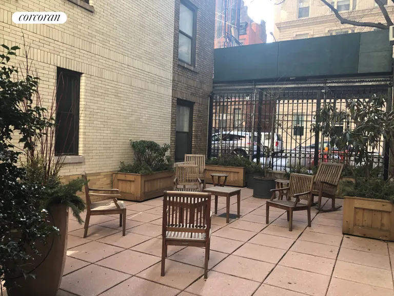 New York City Real Estate | View 500 West End Avenue, 7J | Common outdoor space | View 10