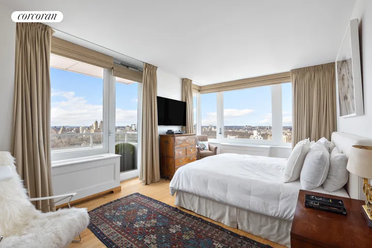 New York City Real Estate | View 30 East 85th Street, 26/27B | Other Listing Photo | View 17