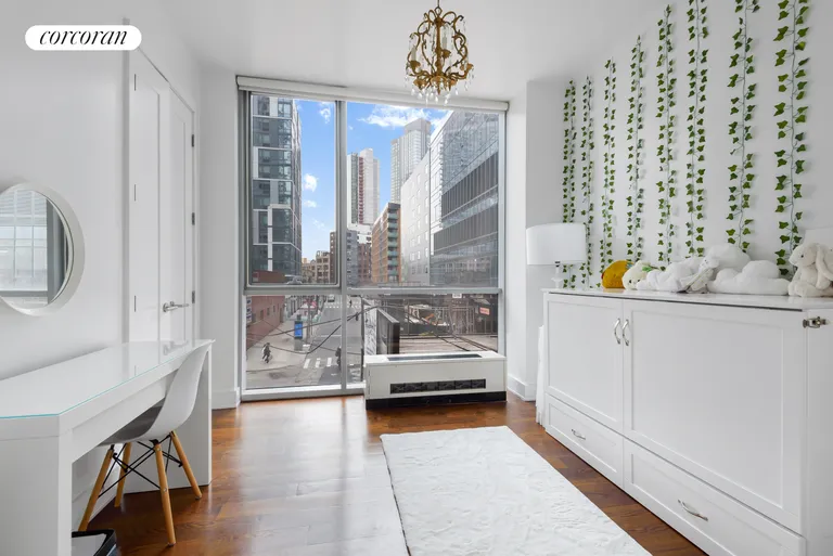New York City Real Estate | View 2626 Jackson Avenue, 302 | room 5 | View 6