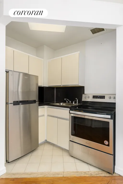 New York City Real Estate | View 176 WEST 86TH STREET, 5F | Kitchen | View 4