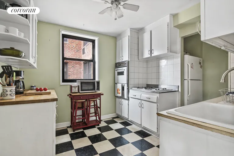 New York City Real Estate | View 515 East 7th Street, 3J | room 2 | View 3