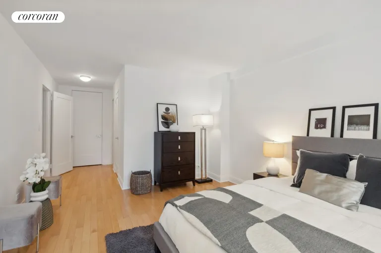 New York City Real Estate | View 225 East 57th Street, 9D | Primary Bathroom | View 5