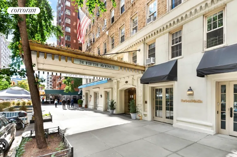 New York City Real Estate | View 24 Fifth Avenue, 820 | room 6 | View 7