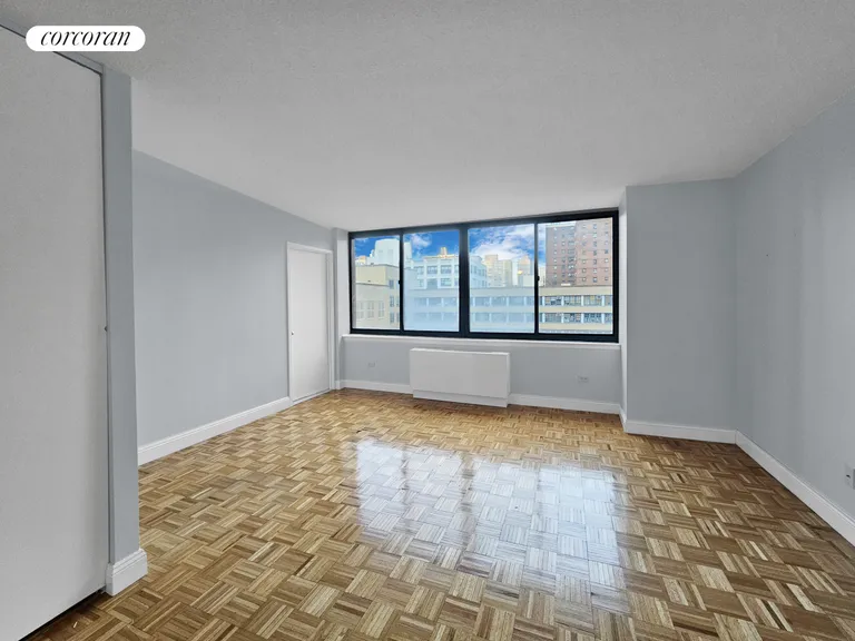 New York City Real Estate | View 200 West 60th Street, 3E | room 1 | View 2