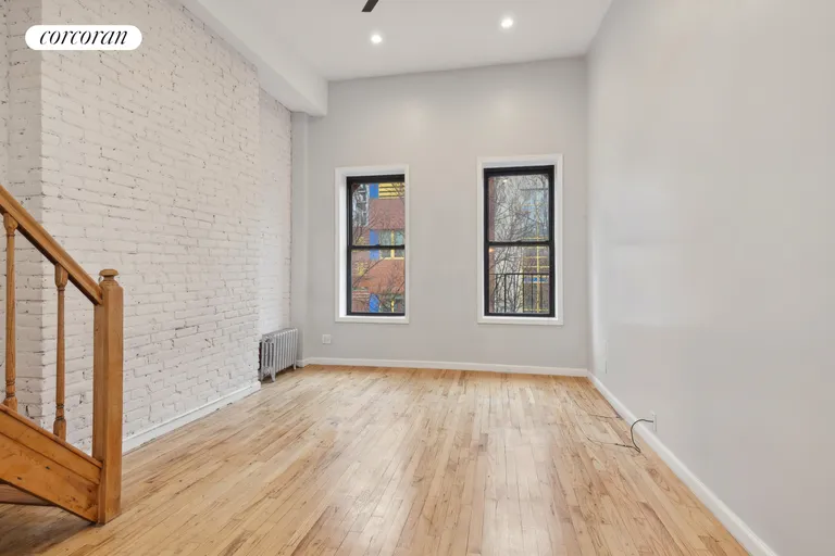 New York City Real Estate | View 333 East 92nd Street, 5A | room 1 | View 2