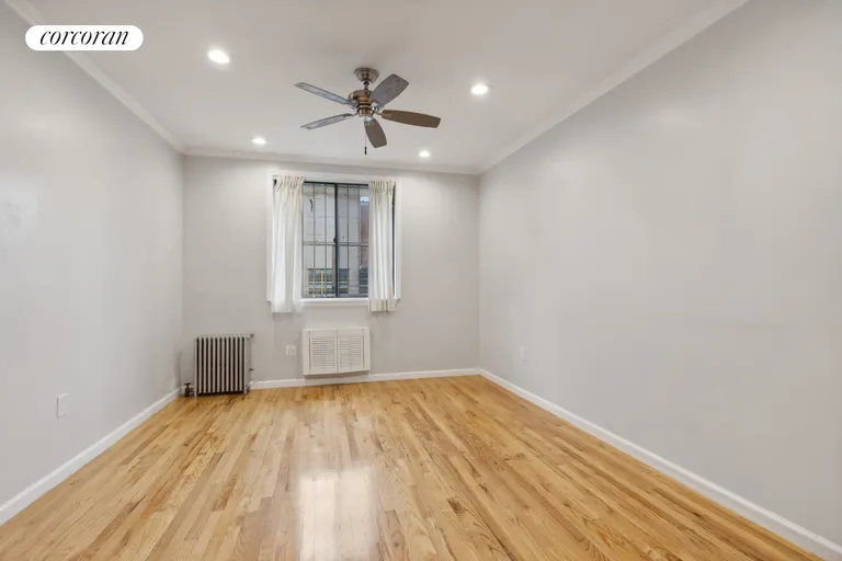 New York City Real Estate | View 333 East 92nd Street, 5A | room 5 | View 6