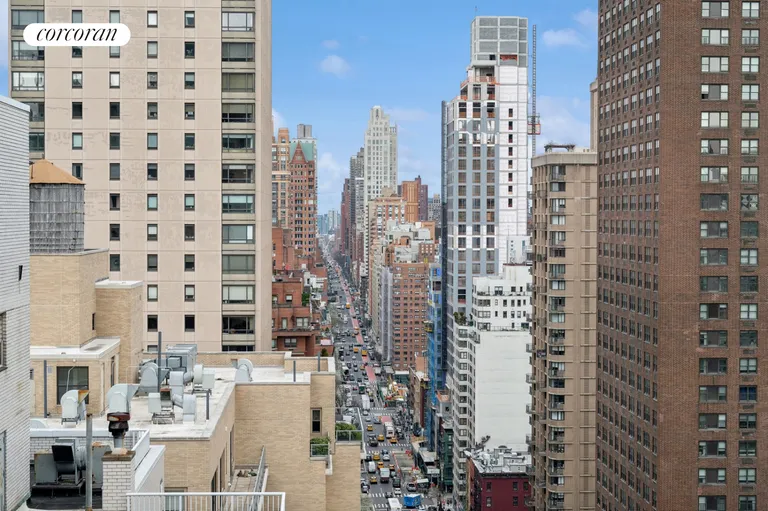 New York City Real Estate | View 188 East 70th Street, 22B | room 10 | View 11