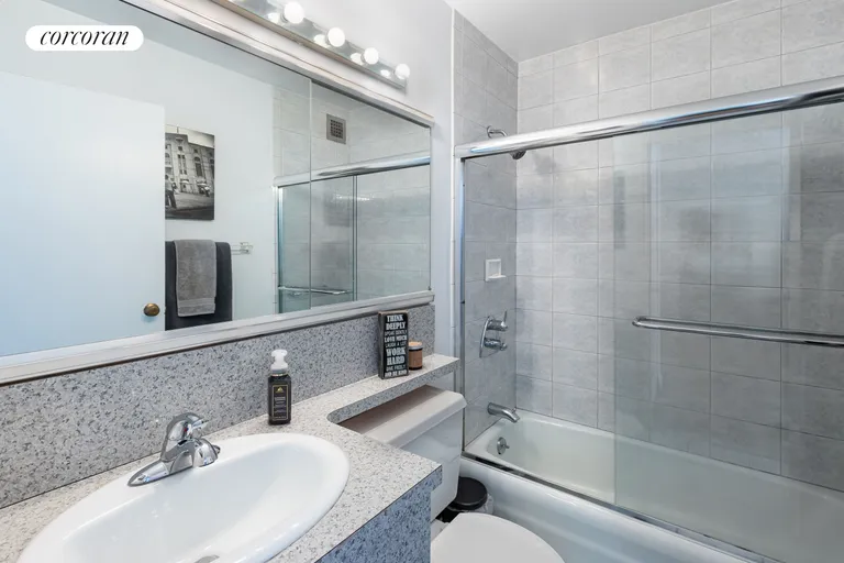 New York City Real Estate | View 301 East 79th Street, 11R | Full Bathroom | View 6