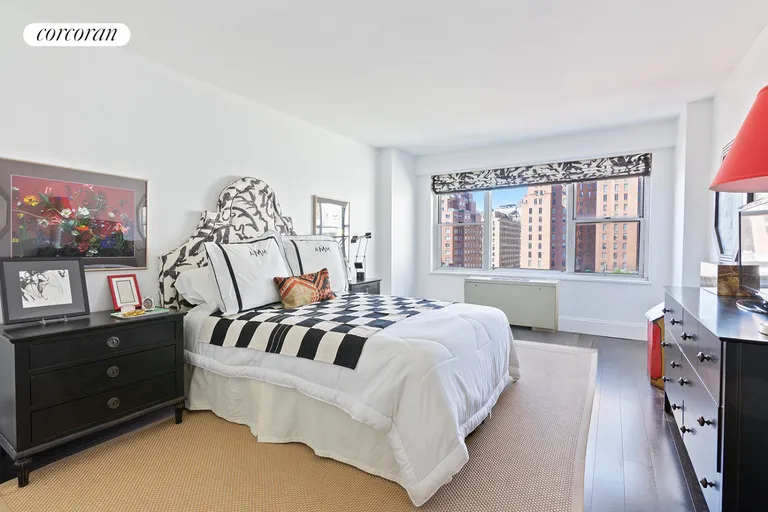 New York City Real Estate | View 150 East 61st Street, 9G | room 5 | View 6