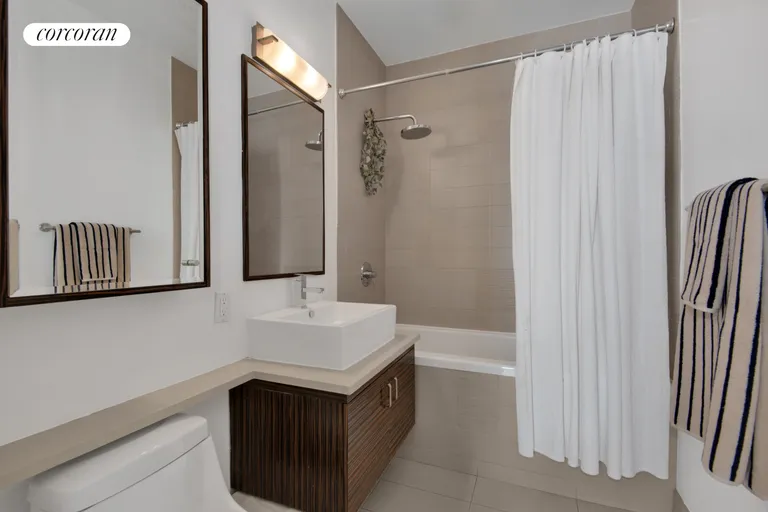 New York City Real Estate | View 46 South 2Nd Street, 2F | Full Bathroom | View 10