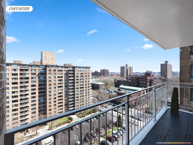 New York City Real Estate | View 185 Hall Street, 1516 | room 5 | View 6
