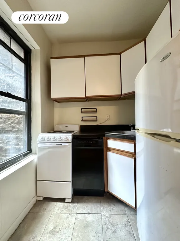 New York City Real Estate | View 324 East 19th Street, 1B | room 7 | View 8