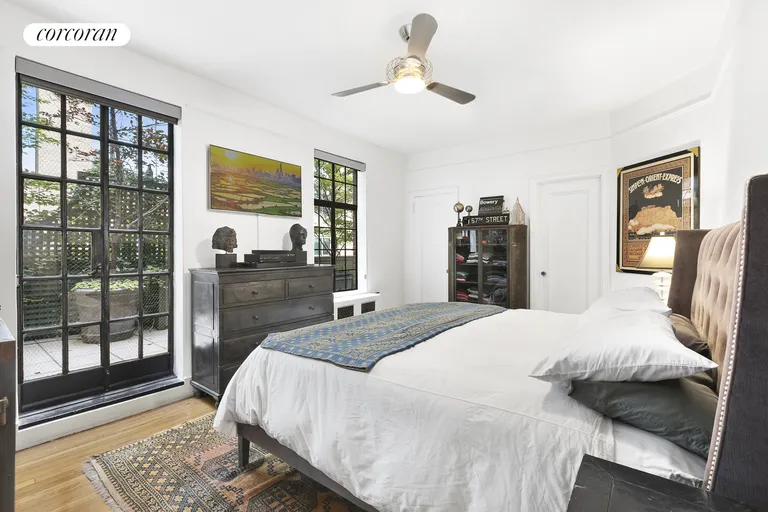 New York City Real Estate | View 40 West 67th Street, PH10B | Large Primary Bedroom | View 7