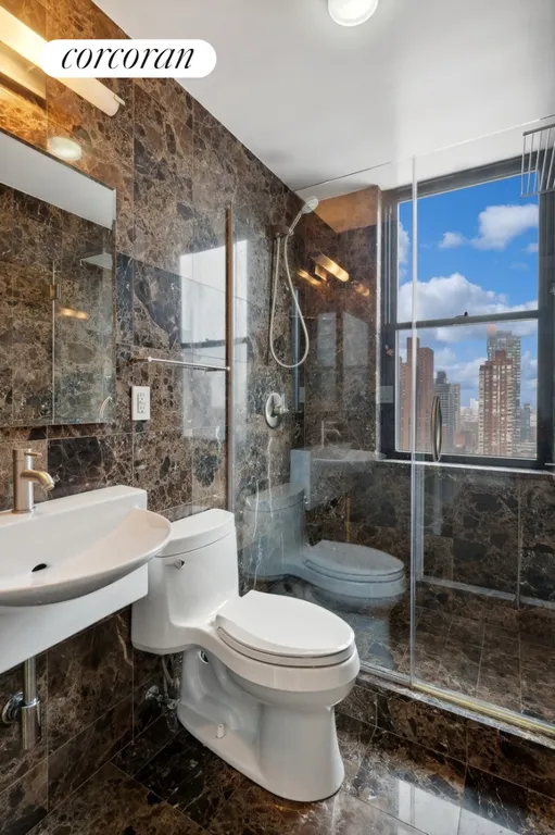 New York City Real Estate | View 301 East 87th Street, 24F | Full Bathroom | View 6