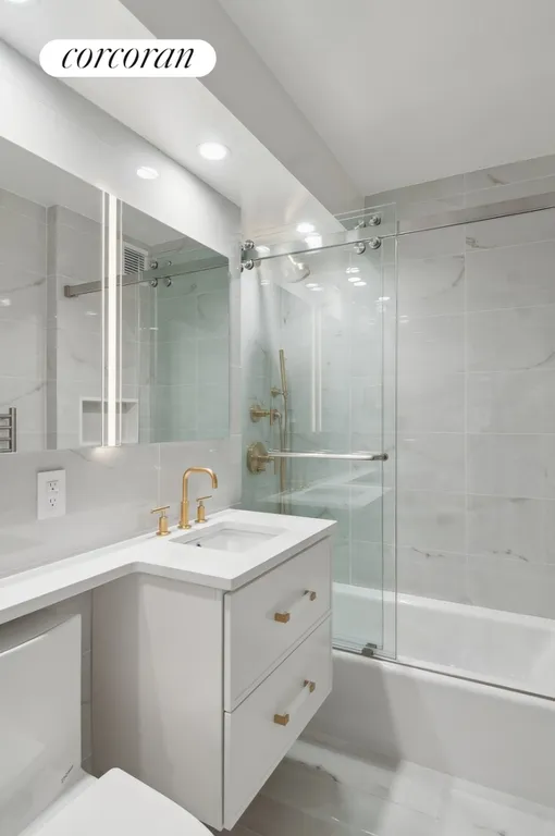 New York City Real Estate | View 340 East 64th Street, 3B | Full Bathroom | View 8