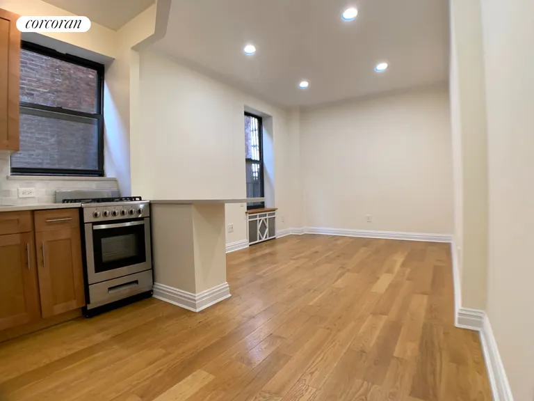 New York City Real Estate | View 151 East 81st Street, 5G | room 1 | View 2