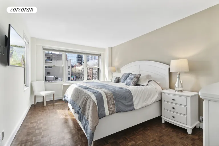 New York City Real Estate | View 400 East 85th Street, 4H | Bedroom | View 4