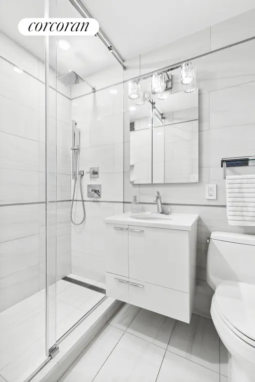 New York City Real Estate | View 400 East 85th Street, 4H | Full Bathroom | View 6