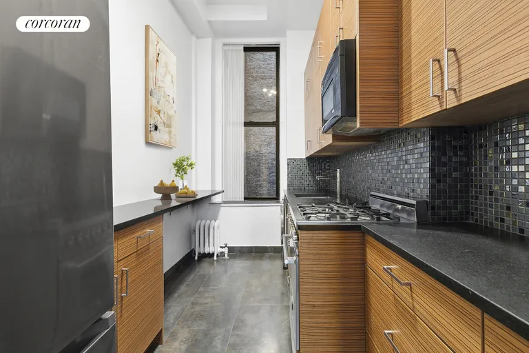 New York City Real Estate | View 305 West 72nd Street, 1B | room 3 | View 4