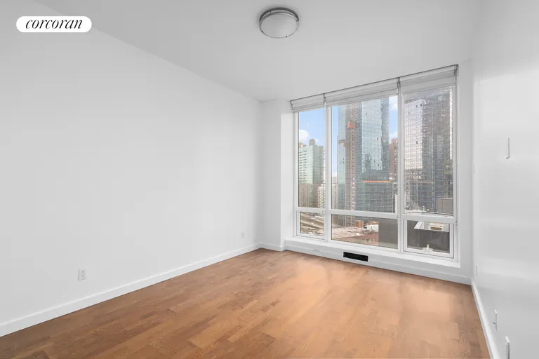 New York City Real Estate | View 27-17 42nd Road, 12D | room 4 | View 5