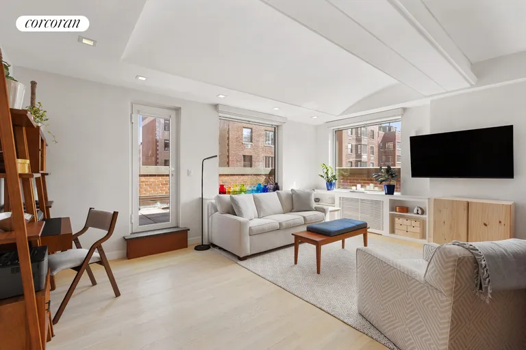 New York City Real Estate | View 515 East 85th Street, PHA | 1 Bed, 1 Bath | View 1