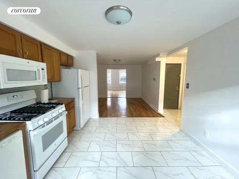New York City Real Estate | View 429 Clermont Avenue, 1 | room 1 | View 2