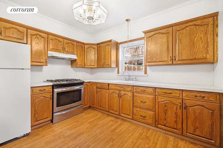 New York City Real Estate | View 19 4th Place, 1 | room 4 | View 5