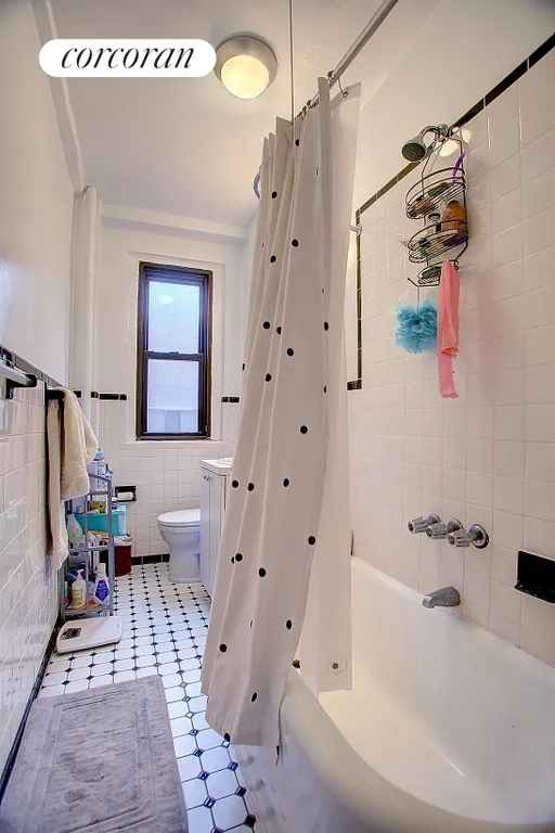 New York City Real Estate | View 158 West 81st Street, 42 | Full Bathroom | View 5