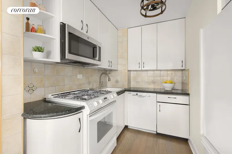 New York City Real Estate | View 301 West 110th, 6E | Kitchen | View 3