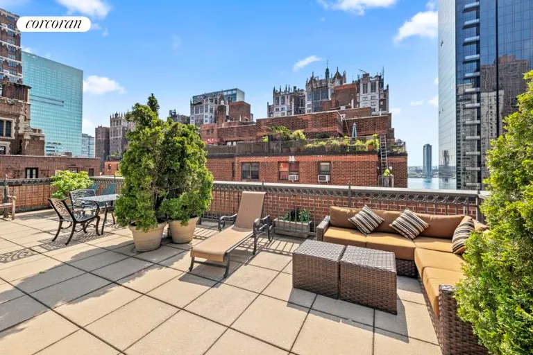 New York City Real Estate | View 305 East 40th Street, 17E | room 7 | View 8