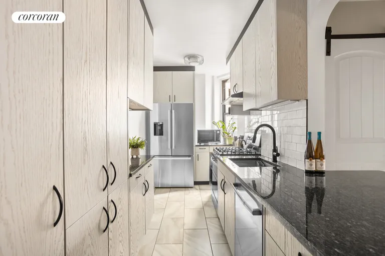New York City Real Estate | View 208 East 28th Street, 2A | room 2 | View 3