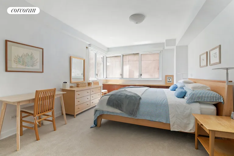 New York City Real Estate | View 20 East 68th Street, 6A | room 6 | View 7