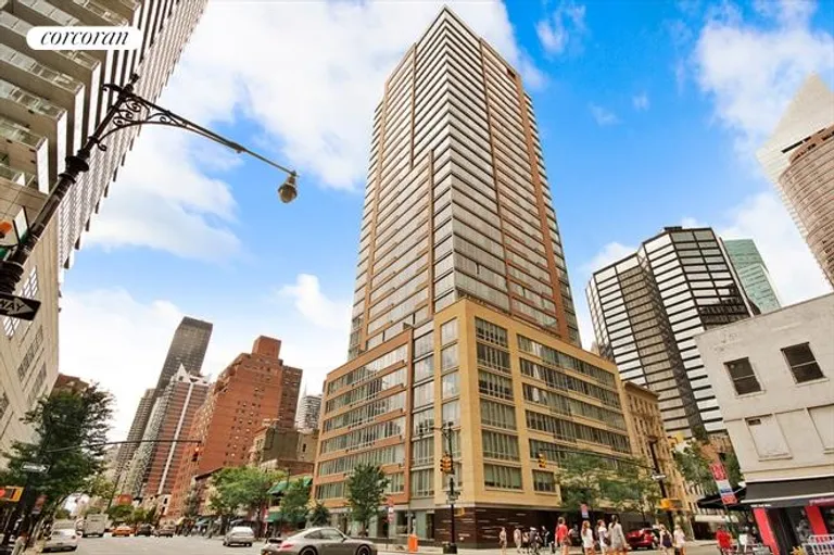 New York City Real Estate | View 250 East 53rd Street, 303 | room 5 | View 6