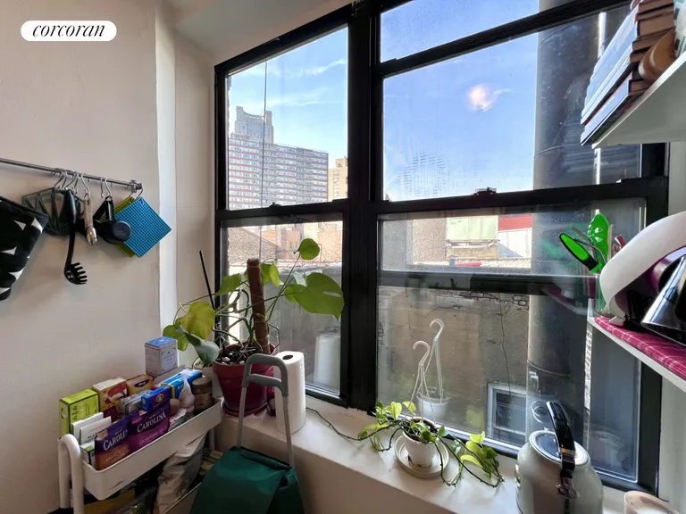 New York City Real Estate | View 31 Oliver Street, 4B | room 4 | View 5