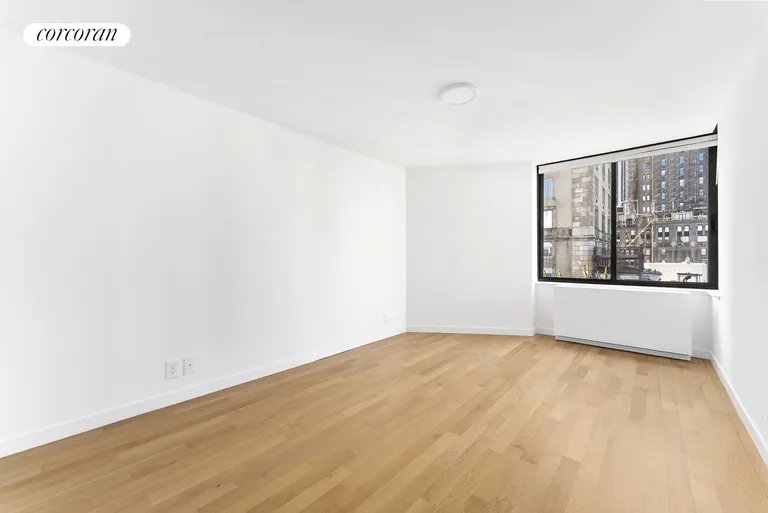 New York City Real Estate | View 800 Fifth Avenue, 26C | room 8 | View 9