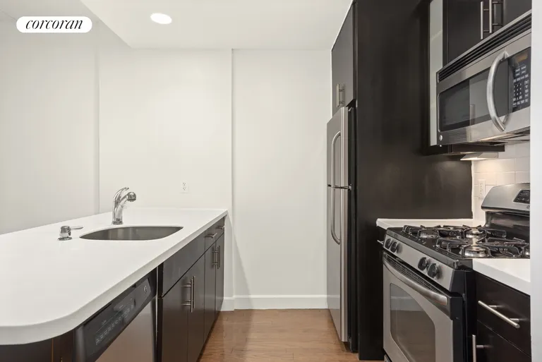 New York City Real Estate | View 41-34 Crescent Street, 14L | room 9 | View 10