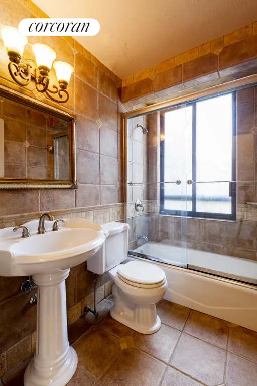 New York City Real Estate | View 171 East 84th Street, 11D | Full Bathroom | View 7