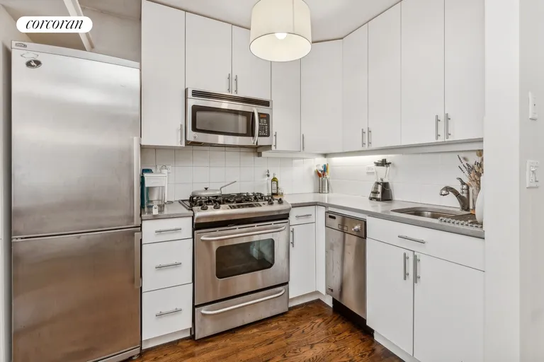 New York City Real Estate | View 200 East 28th Street, 4G | Open Kitchen | View 2