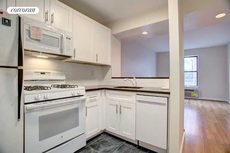 New York City Real Estate | View 423 Amsterdam Avenue, 4C | Kitchen | View 3